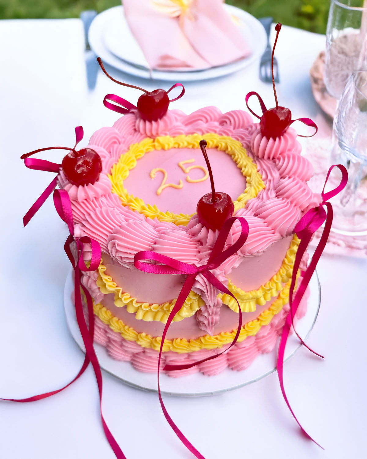Lambeth Cake Round
