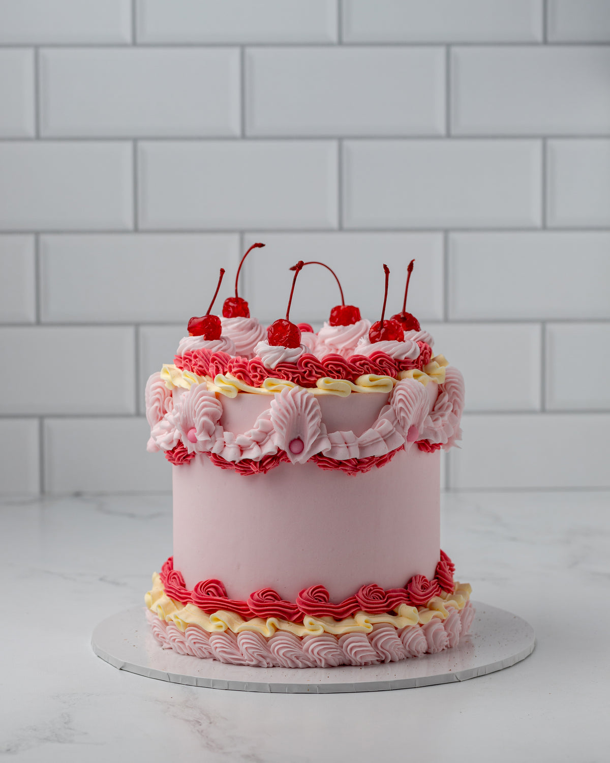 Lambeth Cake Round